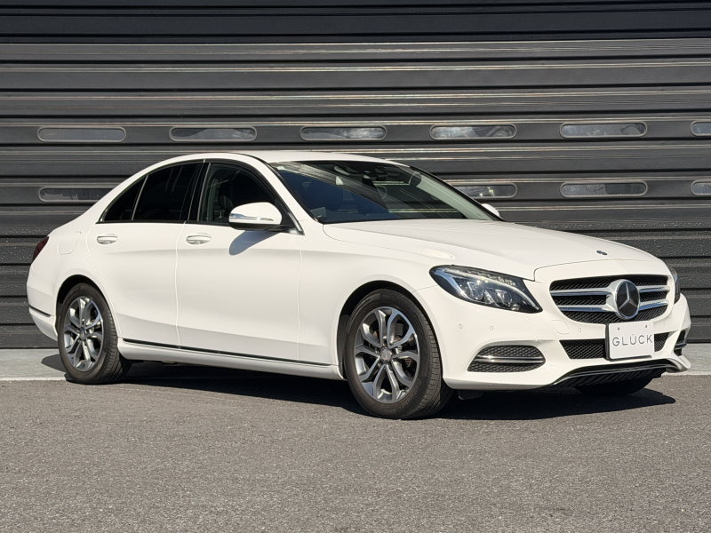 メルセデスベンツ Cクラス C200アバンギャルド　スリーポインテッドスターを備えたスポーツグリル LEDハイパフォーマンスヘッドライト